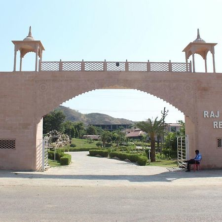 Raj Mahal Resort & Spa Neemrana Exteriör bild