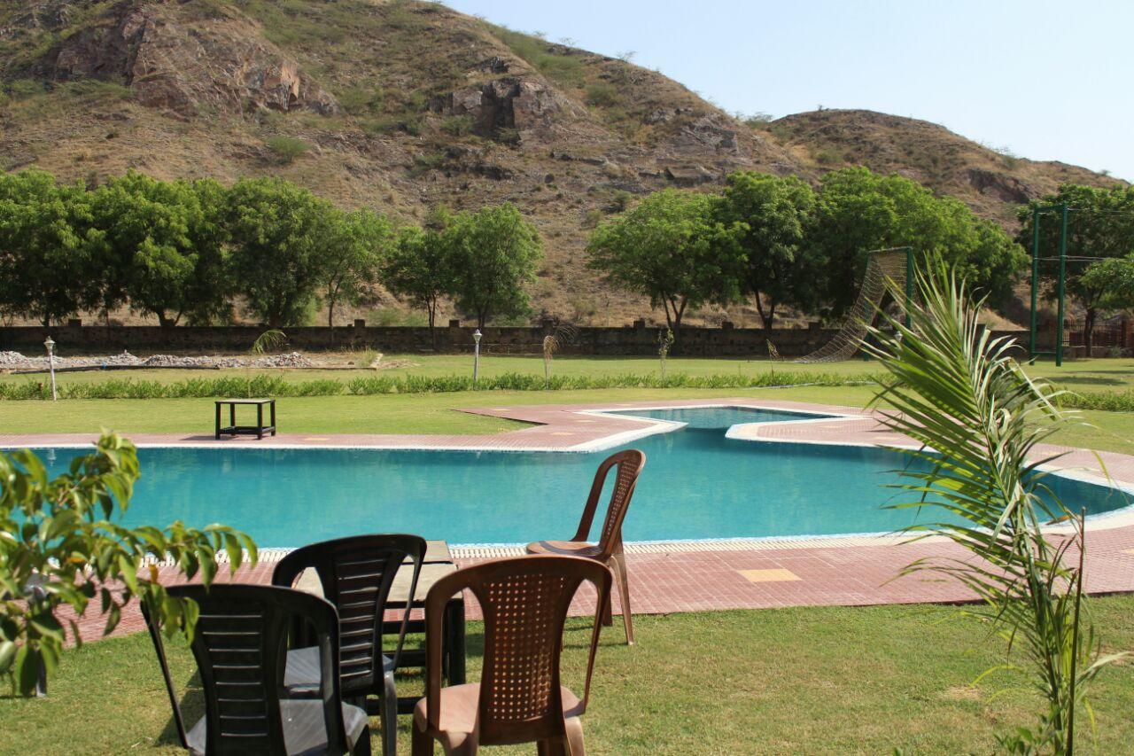 Raj Mahal Resort & Spa Neemrana Exteriör bild