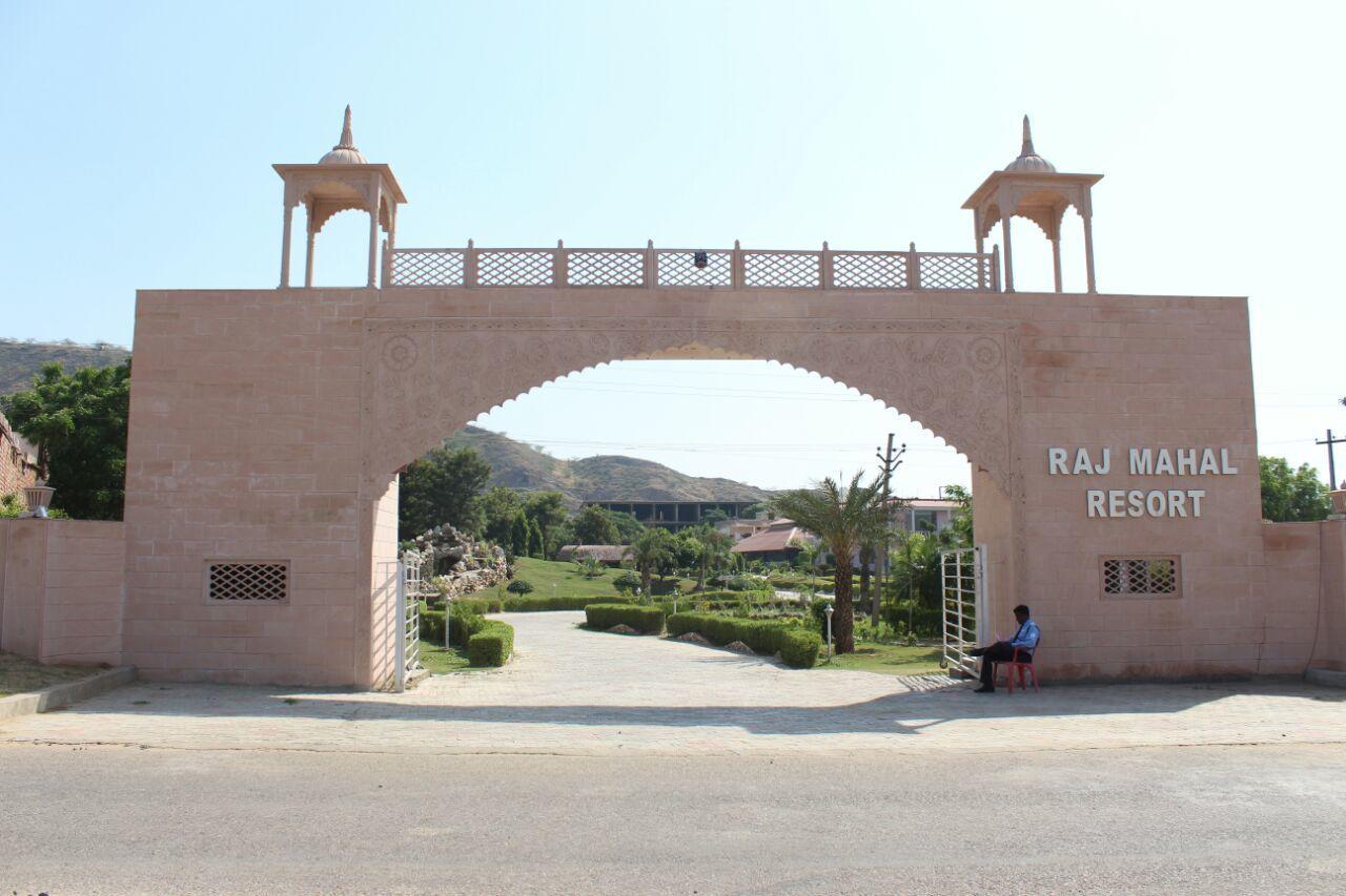 Raj Mahal Resort & Spa Neemrana Exteriör bild